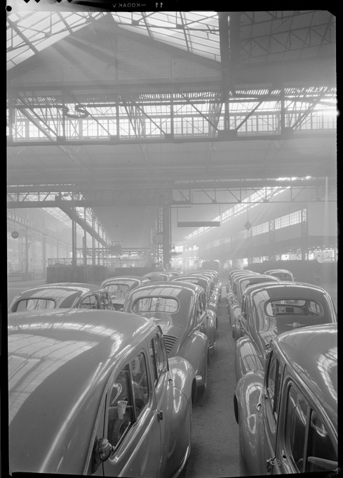 Renault factory, Boulogne-Billancourt (René-Jacques, 1951).